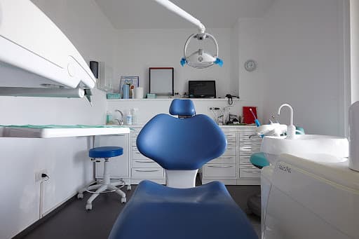 Studio Dentistico Azzena logo