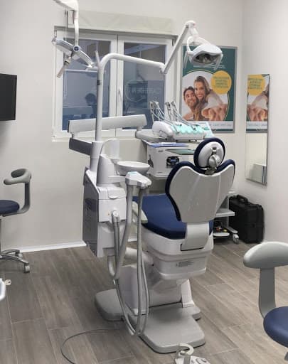 Studio Dentistico CareDENT logo