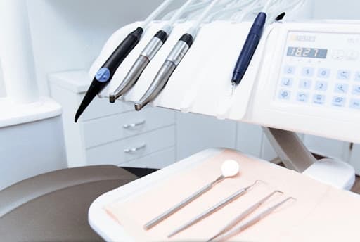 Studio Dentistico STUDIO DENTISTICO DI VITTORIO logo