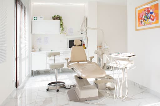 Studio Dentistico STUDIO ODONTOIATRICO AL.DENT logo