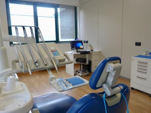 Studio Dentistico Clinica Sorridere logo