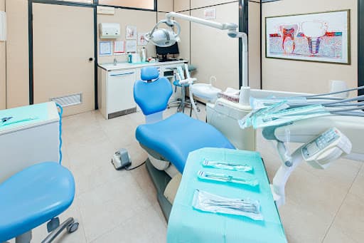 Studio Dentistico Dental Extra logo