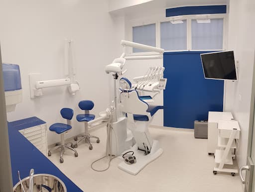 Studio Dentistico DENTAL TREND STUDIO DENTISTICO logo