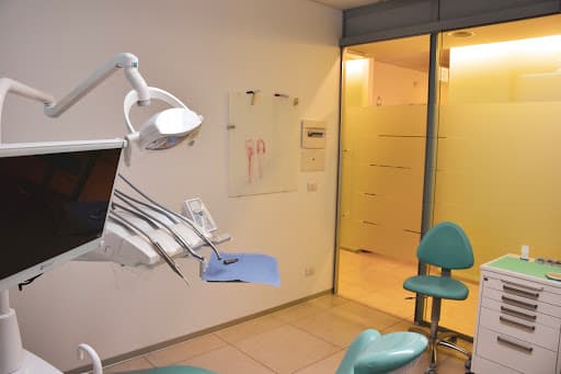 Studio Dentistico Odontoiatrika logo