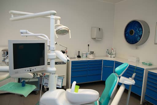 Studio Dentistico Lo Faro Dr. Luigi logo