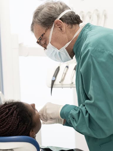 Studio Dentistico TOIA DENTAL CLINIC & RESEARCH logo