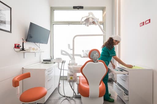 Studio Dentistico Dental Studio Agosta logo