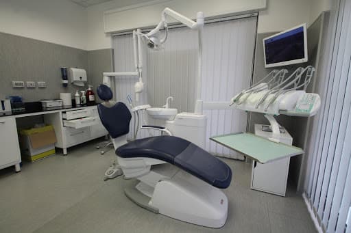 Studio Dentistico Bludental - Ostia logo