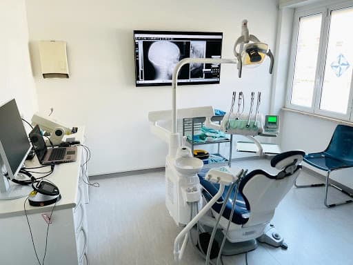 Studio Dentistico Dr. Pietro Vavalli Odontoiatra logo