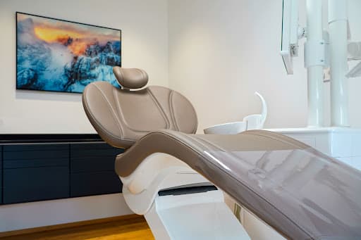 Studio Dentistico Dental Institute Bolzano logo