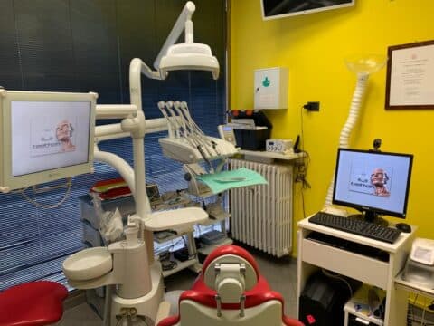 Studio Dentistico Curti Dr. Luigi logo