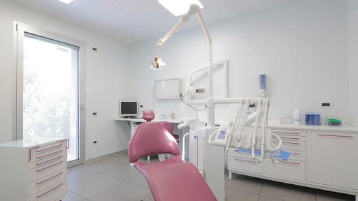 Studio Dentistico Holos 3M logo