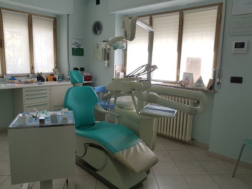 Studio Dentistico Studio Odontoiatrico Follo logo