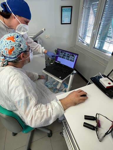 Studio Dentistico Bhc S.r.l logo