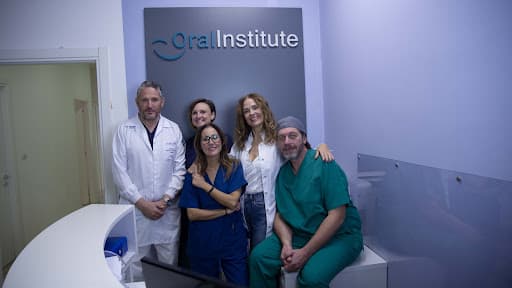 Studio Dentistico Oral Institute logo