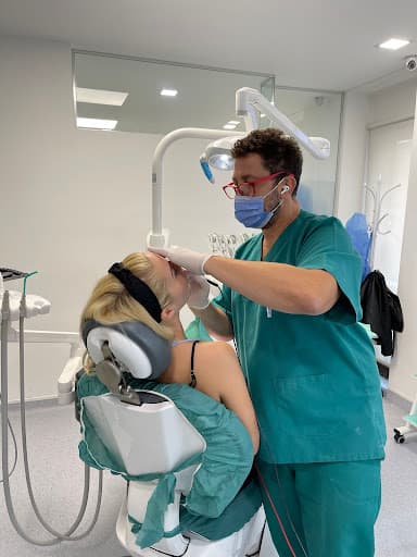 Studio Dentistico AGL logo