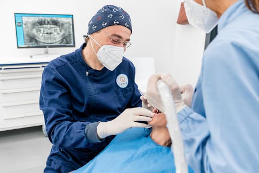 Studio Dentistico Leone logo