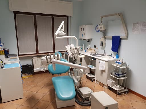 Studio Dentistico Ungheri Dr. Riccardo logo