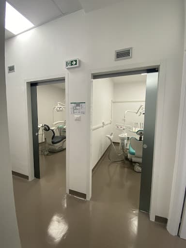 Studio Dentistico DENTISTI FIUMICINO logo