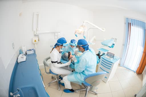 Studio Dentistico Gold Clinique Aru & Caria logo