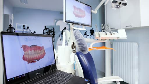 Studio Dentistico Kok Clinic logo