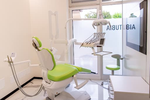 Studio Dentistico Centro Odontoiatrico Tubia logo