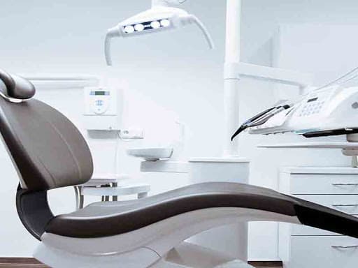 Studio Dentistico Tendenze Distribuzioni logo