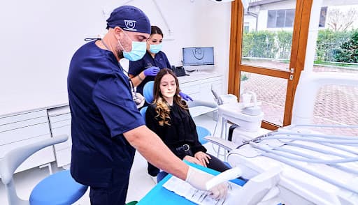 Studio Dentistico Odontoiatria e Medicina FQ logo