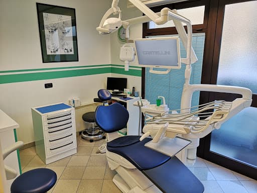 Studio Dentistico Dott.ssa Rivi Monica STP srl logo