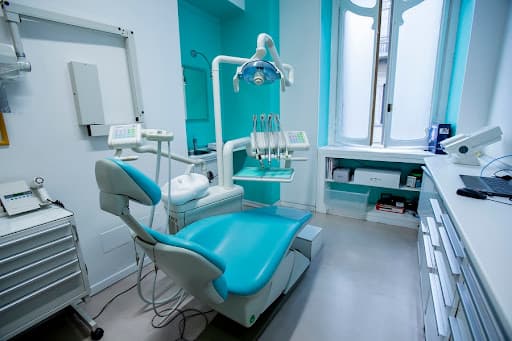 Studio Dentistico Dr. Ivaniuc M. Valentin logo