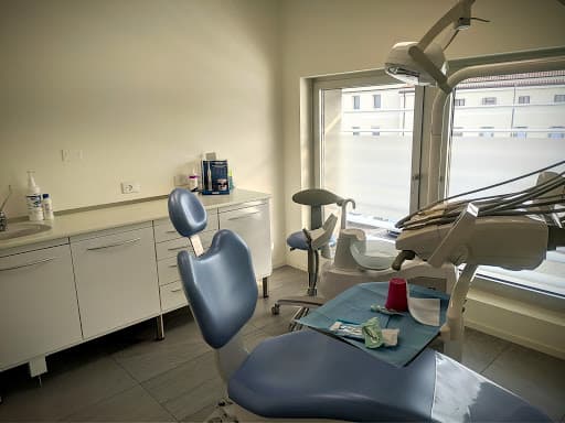 Studio Dentistico MR logo