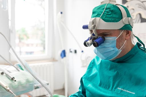 Studio Dentistico Dott. Prof. Saverio Ravazzolo logo